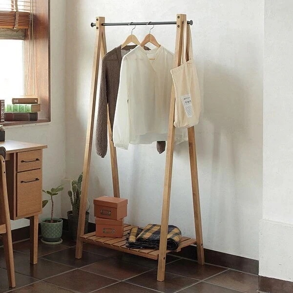 ハンガーラック 高さ約152cm Rasic ラック 木製 天然木 コートハンガー 洋服掛け コート掛け 木製ハンガーラック 収納 衣類 スリム ポールハンガー ハンガースタンド 収納ラック 棚付き