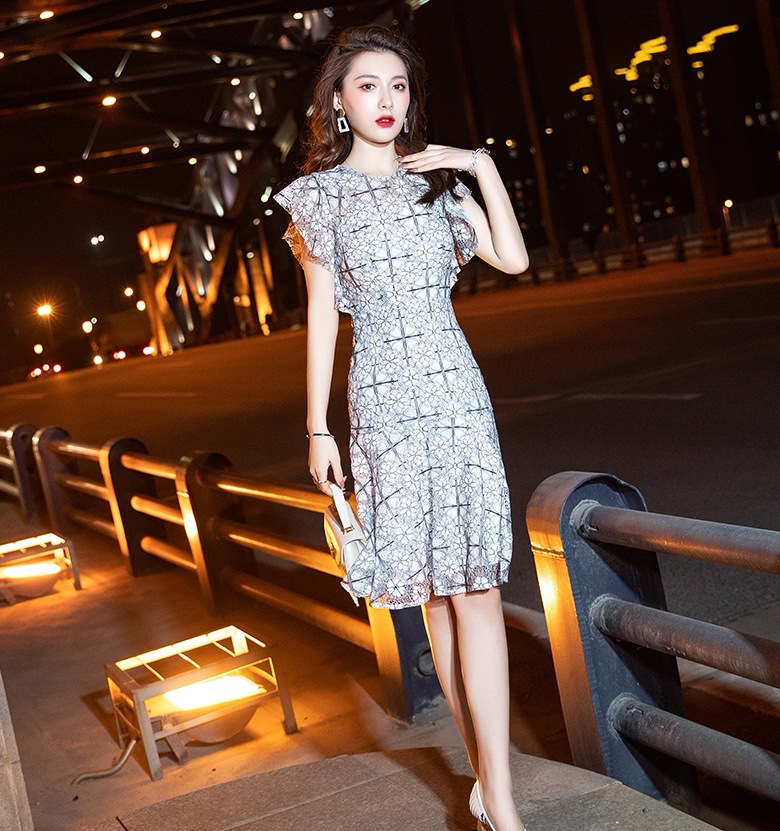 レースワンピース ワンピース ワンピドレス 膝丈 ひざ丈 袖あり 半袖 ラウンドネック スリム タイト マーメイド レース 刺繍 フリル ハイウエスト かわいい 大人可愛い きれいめ シンプル