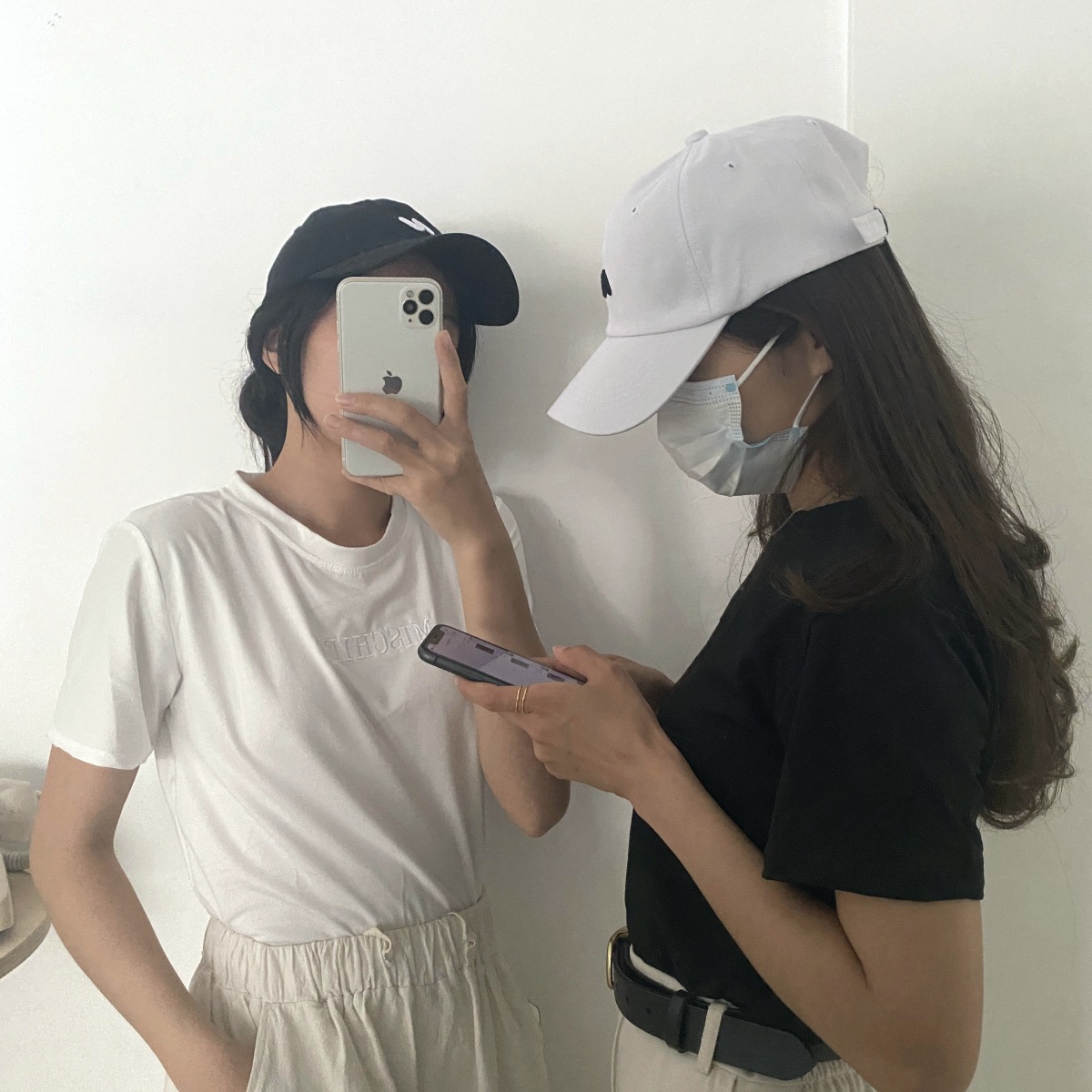 ins韓国風の新型学生アヒルの舌の帽子N字母の刺繍女性のレジャー帽カップルの野球帽街にはいろいろな オンラインショップ 【SALE／64%OFF】