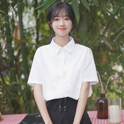 学生風 女子大生風 トップス シャツ 白シャツ 半袖 ポロ襟 ボタン 綿 かわいい 大人可愛い シンプル カジュアル おしゃれ メンズライク ラブリー キュート ガーリー フォーマル 無地 夏
