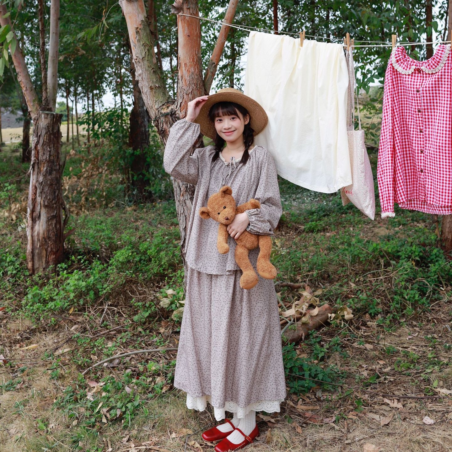 森ガール文芸小花長袖シャツレースジョイント半身スカートゆったりカジュアル減齢ファッションカジュアルスーツ女