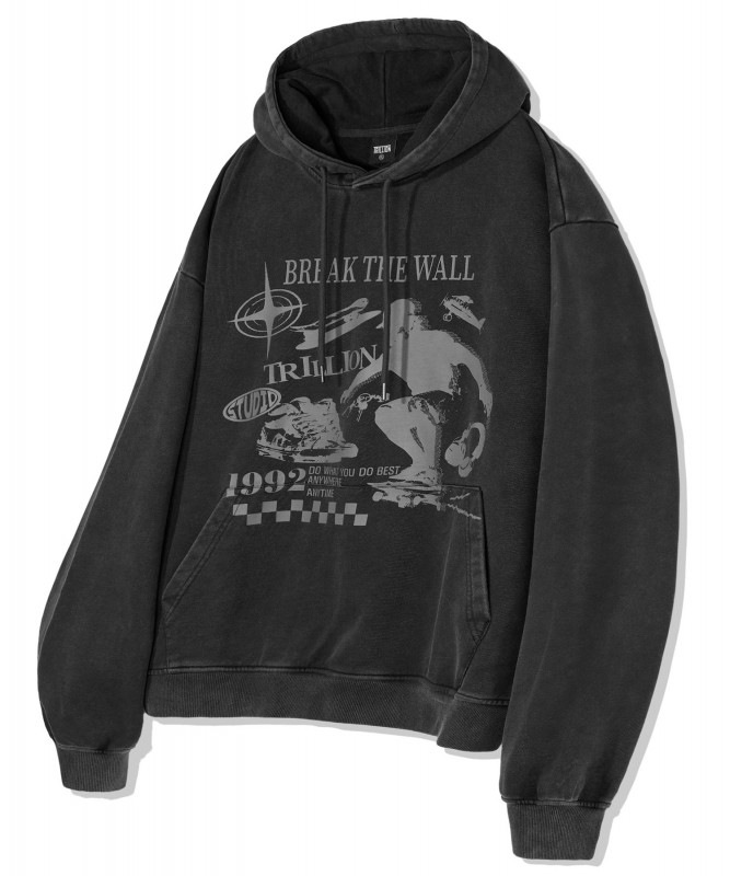 スケートボードピグメントグラフィックオーバーフィットフード（CHARCOAL）