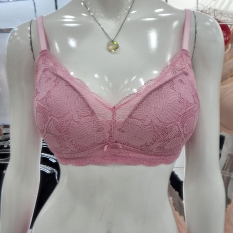 ラブリー輸入ジャガードレースノンワイヤーブラジャー