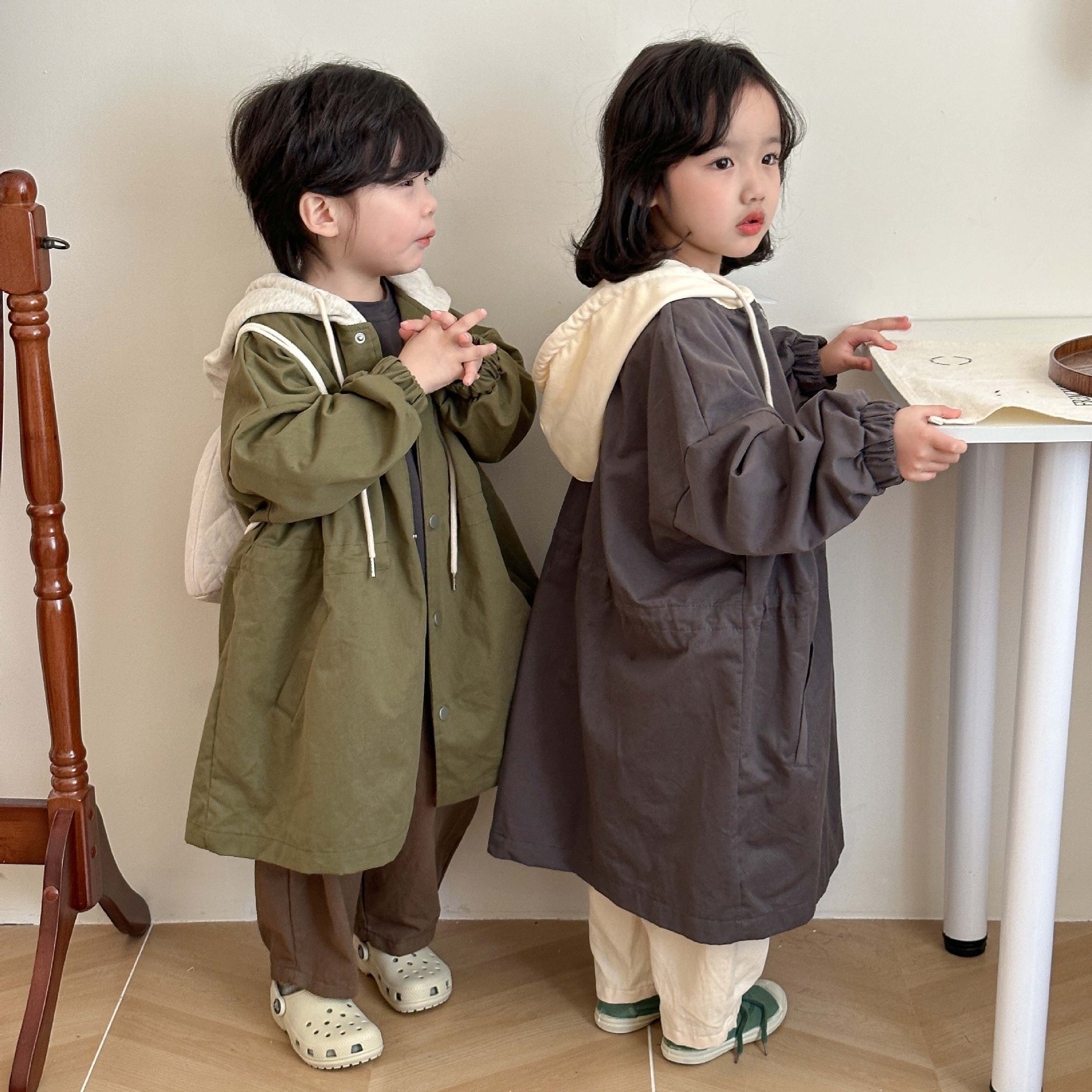 子供用コートミディアム丈 男女の子供の春服の韓国版のウインドブレーカー 2024春秋のベビーコート キッズ アウター 子供服 子供服 男の子 子供服 女の子 春 子供服 韓国 キッズ服 男の子 春