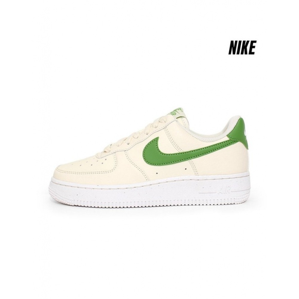 ナイキシューズナイキレディースエアフォーススニーカー/バスケットボールシューズ DV3808-102