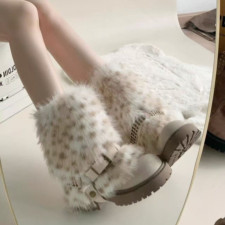 二重着用のためのデザインの牛革バージョン毛皮のような女の子のスノーブーツ秋と冬の暖かく厚みのある豪華な綿の靴ショートブーツ