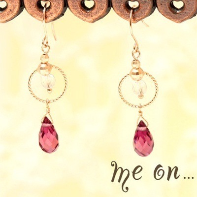 me on...情熱を封じ込めたガーネットが気高く煌き華やかに演出する K10ピンクゴールド PG ロードライトガーネトジュエルルースティアドロップモチーフフックピアス お届けまで２