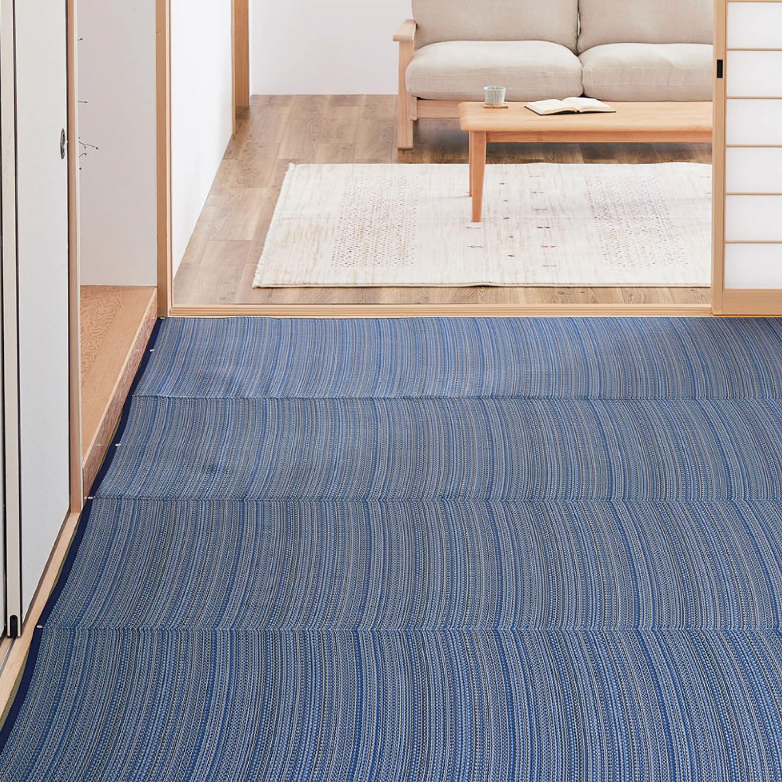 萩原 洗える い草風カーペット ブルー 江戸間6畳 約261×352cm 「ライアン」 和モダン 日本製