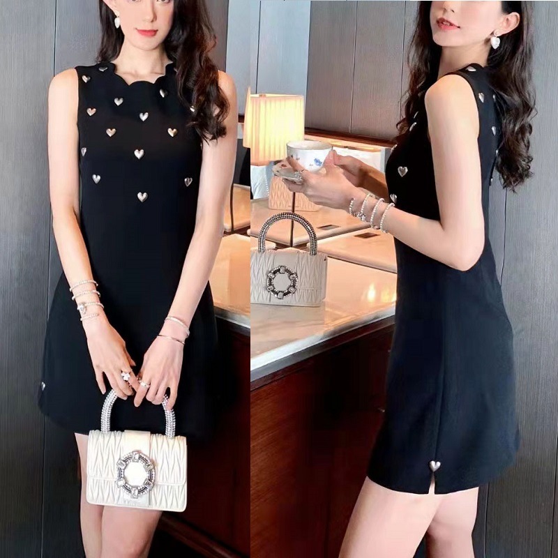 ハート柄ドットノースリーブ102030レディースワンピースミニワンピースハート型スタッズ無地スカラップ夏ミニ丈ショート丈可愛い個性的スリムブラックSMLタイトワンピースパーティードレス韓国ミニハート柄 4,901円