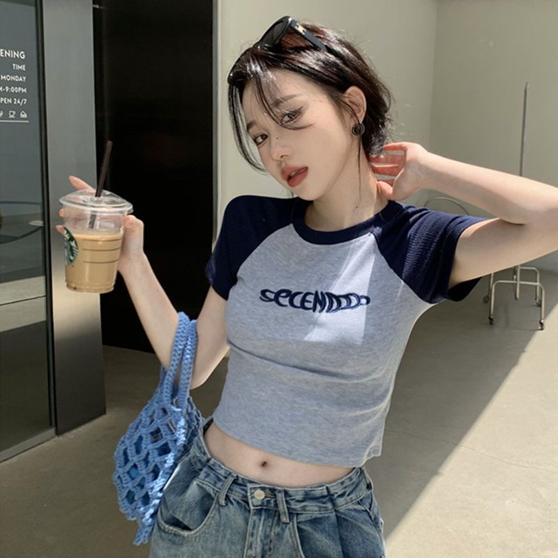 純粋な欲望の風短い学生ブラウススパイシーガールスリム2025夏新作半袖Tシャツレディースアメリカンデザインセンス