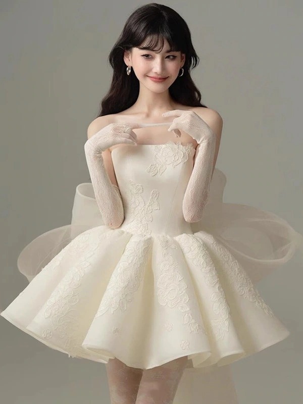 女性用ウェディングドレスブライダルドレス高級ライトウェディングドレス婚約イブニングドレス白い誕生日や成人式用のショートスカート