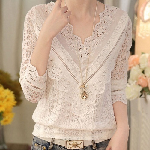 2078.Vネックレーストップス(ホワイト)