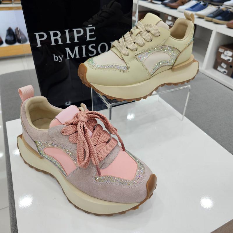 112430011 女性用アグリースニーカー 14,162円