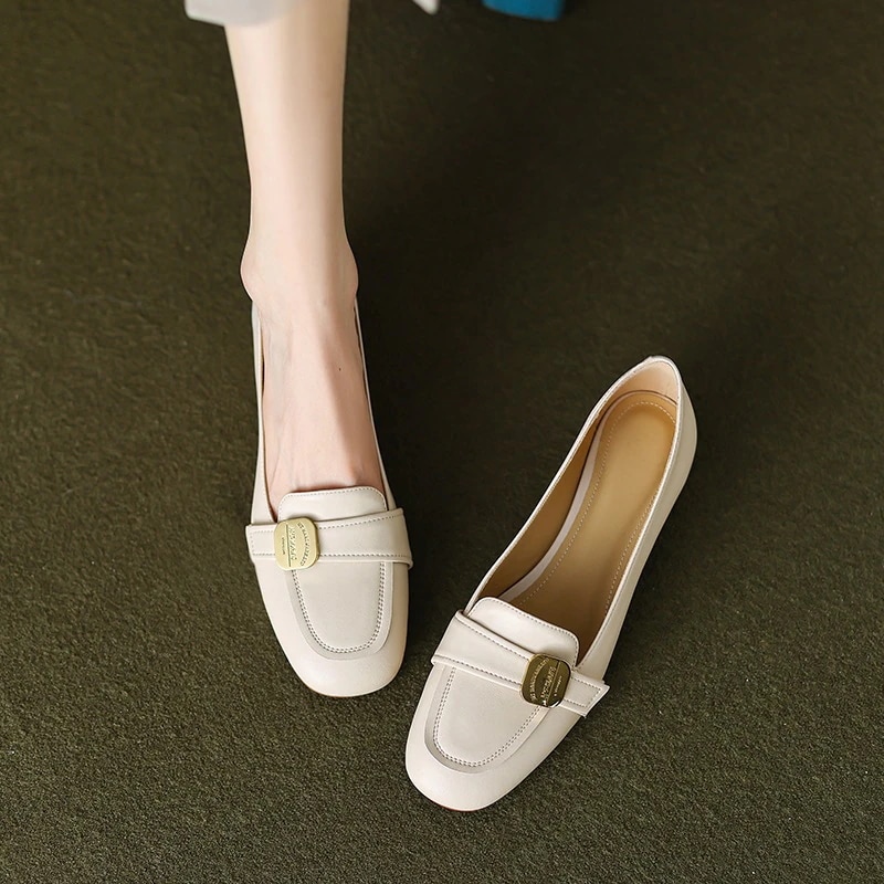 【2枚購入で 2oo円OFF!】2025新作 気質 シンプル フラットシューズ 本革 百掛け パンプス ローファー 痛くない 疲れない 通勤靴 レディースパンプス 走れるパンプス