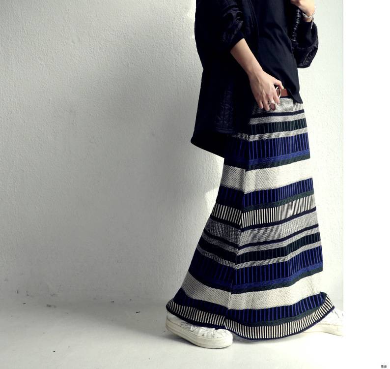 【送料無料】幾何学模様 マルチカラー ストライプ ボーダー マキシ ロング フレア ニット フレア ニットスカート レディース スカート