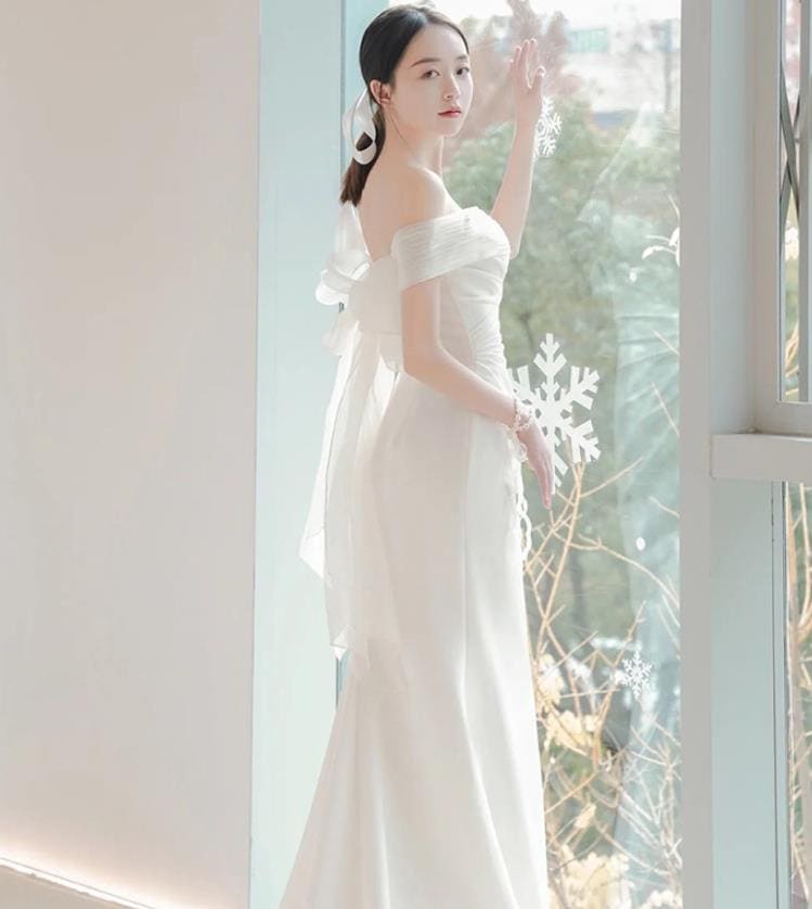 新入荷 ウエディングドレス 花嫁 Aライン マーメイド 無地 オフショルダー トレーン 引き裾 ひきすそ パーティードレス 安い 写真撮影パーティー 舞台コンサートレース花嫁ドレス安