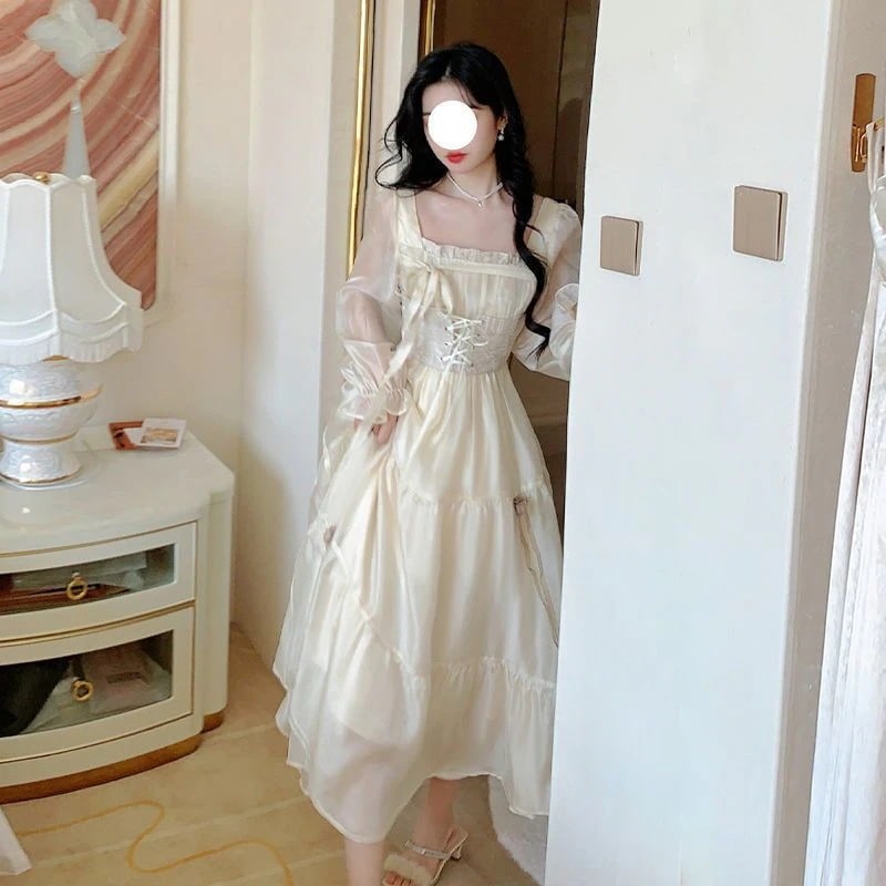 法式方襟長袖重工宮廷風ワンピース春秋バブル袖キクラゲ収める腰やせスカート子女