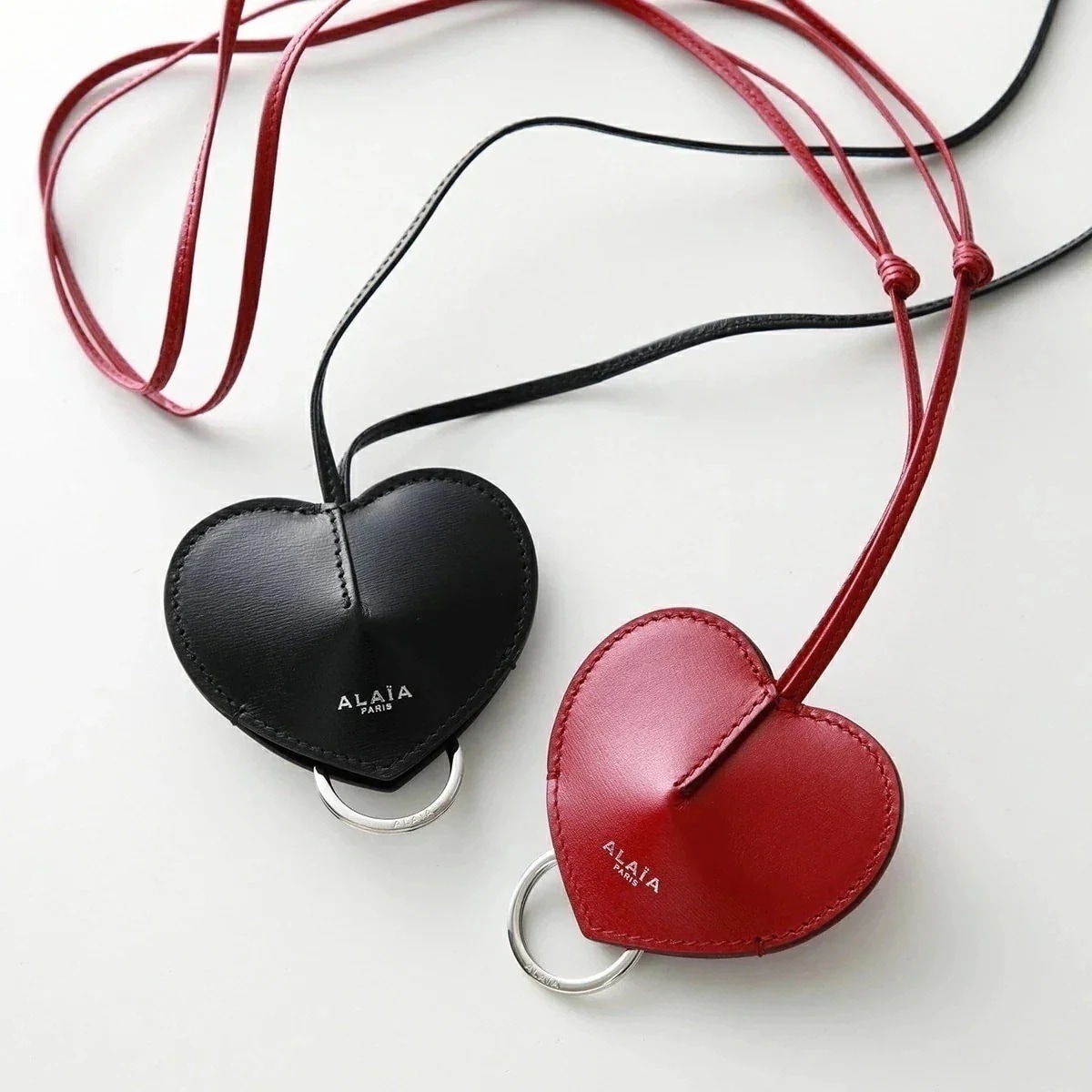 ALAIA アライア キーチェーン LE COEUR AA1P044C0Y75 レディース クロシェット キーベル キーリング ハート ネックストラップ付き レ 【mega】