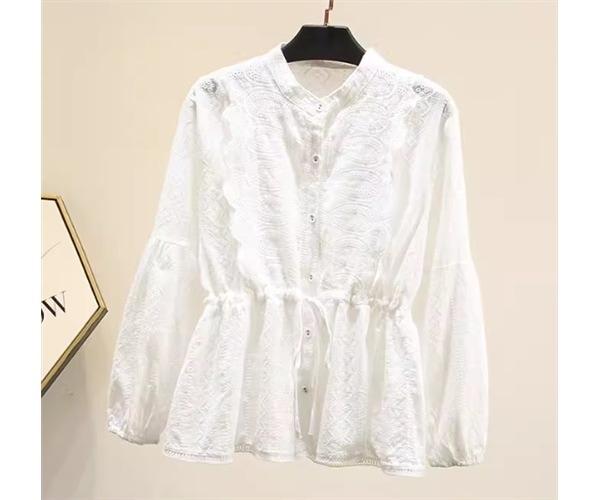 レディース トップス シャツ カットソー プルオーバー ミドル丈 フェミニン レース 刺繍 ウエストマーク ウエストリボン ボタン 綿 コットン かわいい 大人可愛い きれいめ シンプル カジュアル