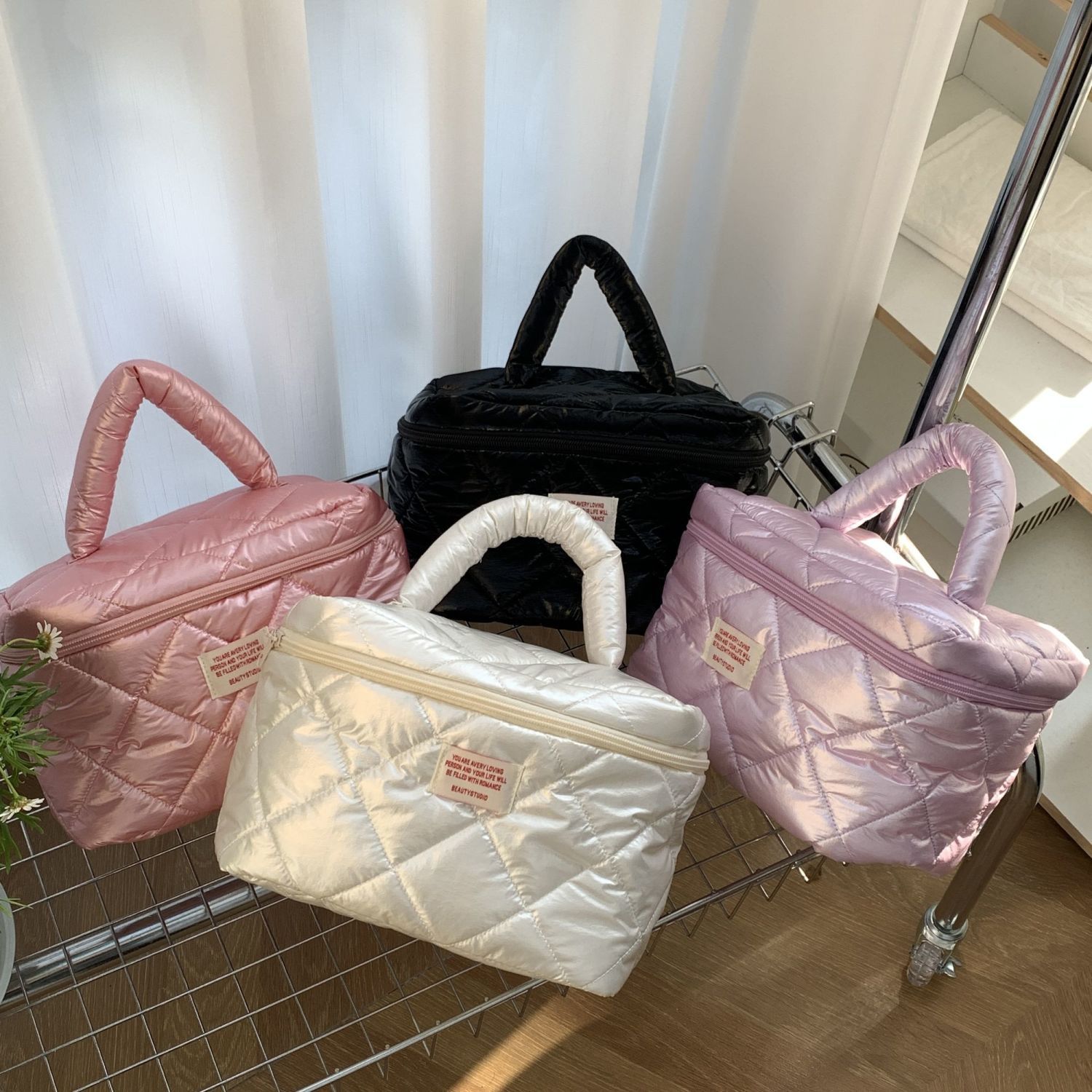 新品セール【1つ買うと10つ無料】化粧ポーチ大容量 収納ボックス韓国メイクポーチ防水 コスメ 小物入れポーチ 収納上手ポーチ特集化粧ポーチ 可愛い 旅行バッグ 口紅アイシャドーマス 合理的な区分 持ち