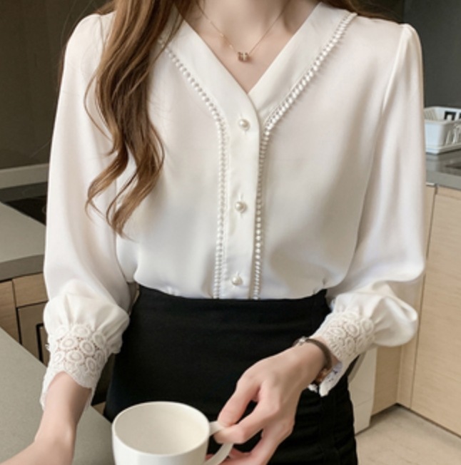 シャツ ブラウス レディース 長袖 Vネック 襟付き レース パフスリーブ レトロ かわいい 大人可愛い きれいめ シンプル カジュアル 無地 春 秋 学生 デート お出かけ ホワイト トップス