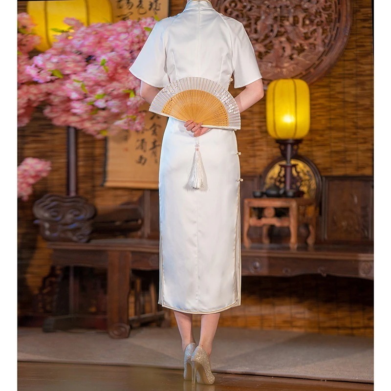 チャイナドレスレトロ少女刺繍長袖逆袖改善ドレス