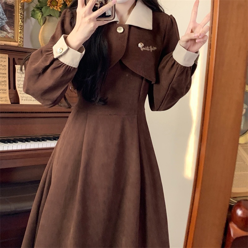 フランスの長袖フェイクツーピースドレス女性用2025春新作ウエスト痩身ヘボン風リトルブラックドレス