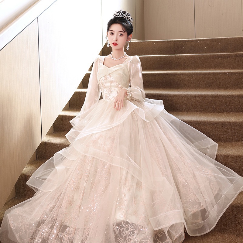 女性のためのイブニングドレス 2024 新しいスタイルのハイエンド成人式宴会ライト高級ハイエンドホストドレスプリンセスドレス秋と冬