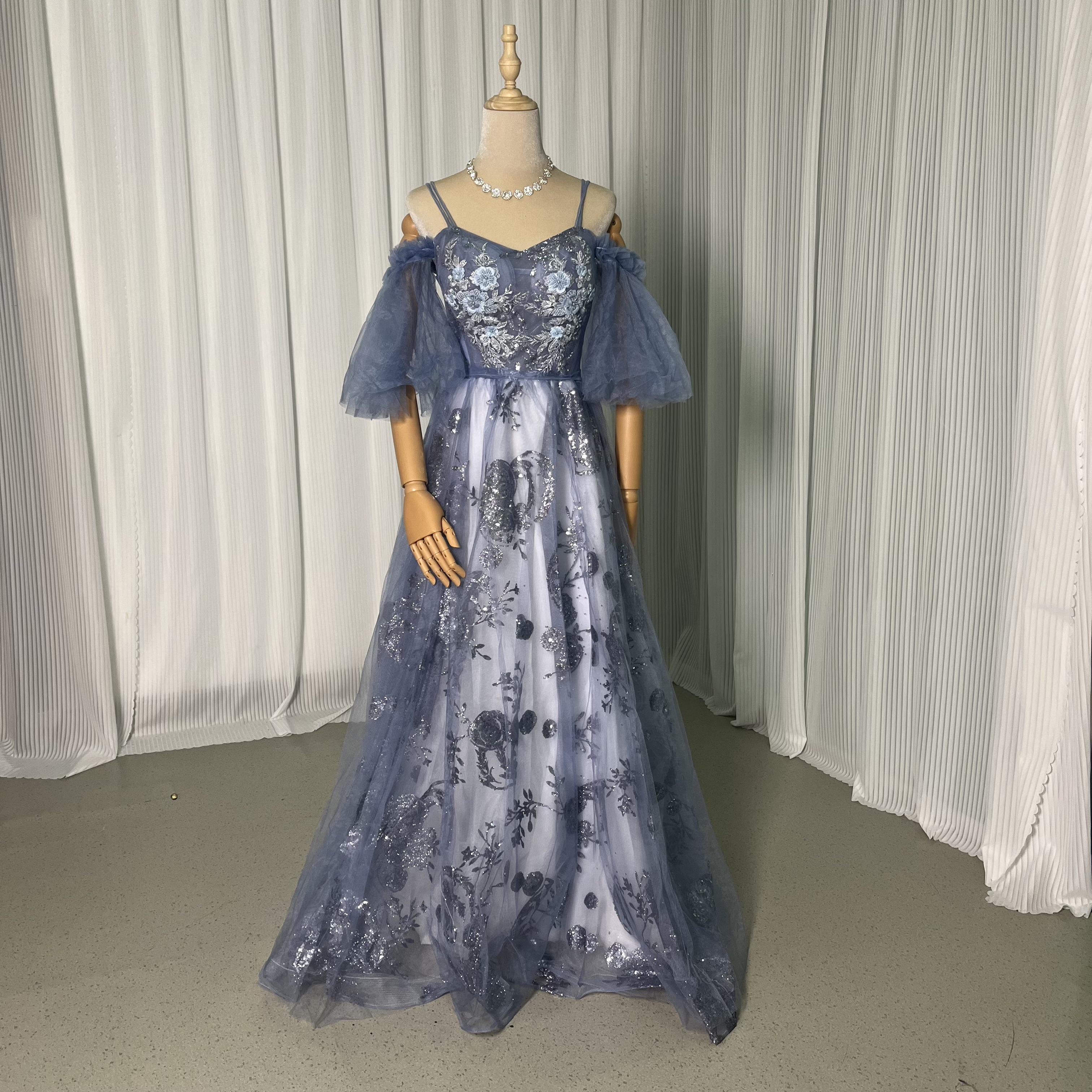 カラードレス ブルー キラキラ光る刺繍 ロングドレス パーティードレス 花嫁 二次会