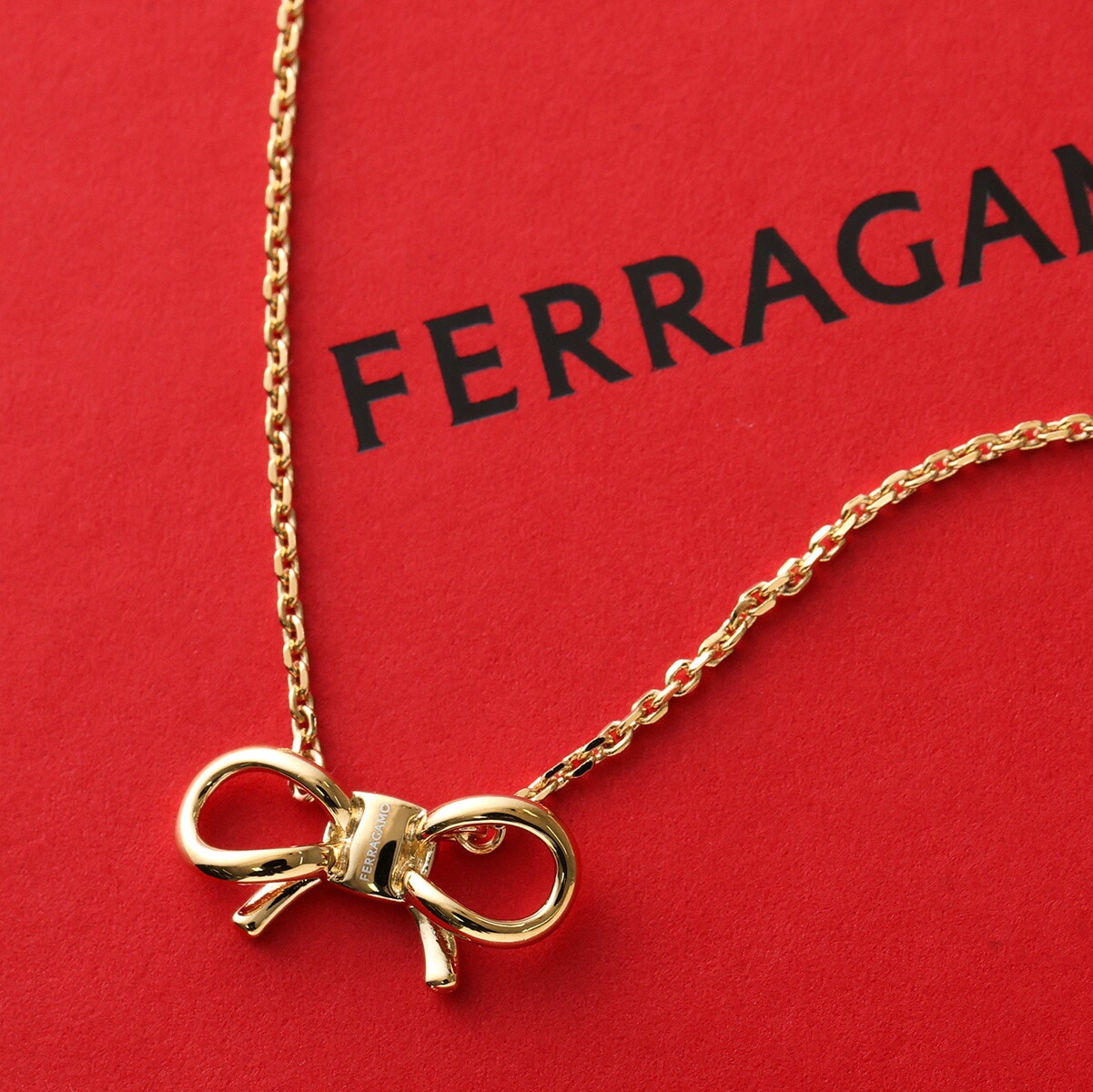 FERRAGAMO フェラガモ ネックレス NKL BOW 760951 791136 レディース リボン ペンダント チェーン アクセサリー 001/ORO