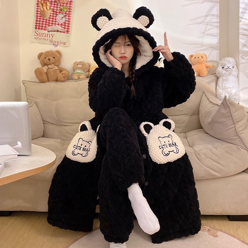 秋冬のサンゴの毛の三層の綿を挟んで寝ている服の女性のベルベットは帽子の冬のパジャマのフランネルの家の服を厚くした