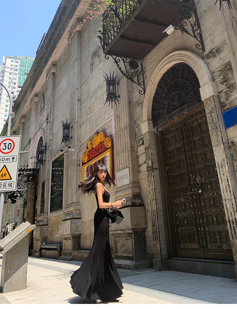 ジャスミン v ネック ニット サスペンダー ドレス 秋 フレンチ スタイル スリム 薄い a ライン ロング スカート ブラック S M ワンピース 膝丈 ひざ丈 かわいい 大人可愛い きれいめ