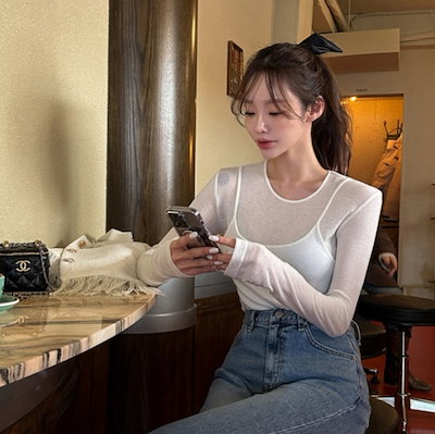 トップス シャツ カットソー 白シャツ トップス 袖あり 長袖 Uネック ラウンドネック タイト 細身 透け感 シースルー 伸縮性 きれいめ シンプル 大人 おしゃれ トップス シャツ カットソー 白シャツ トップス 袖あり 長袖 U