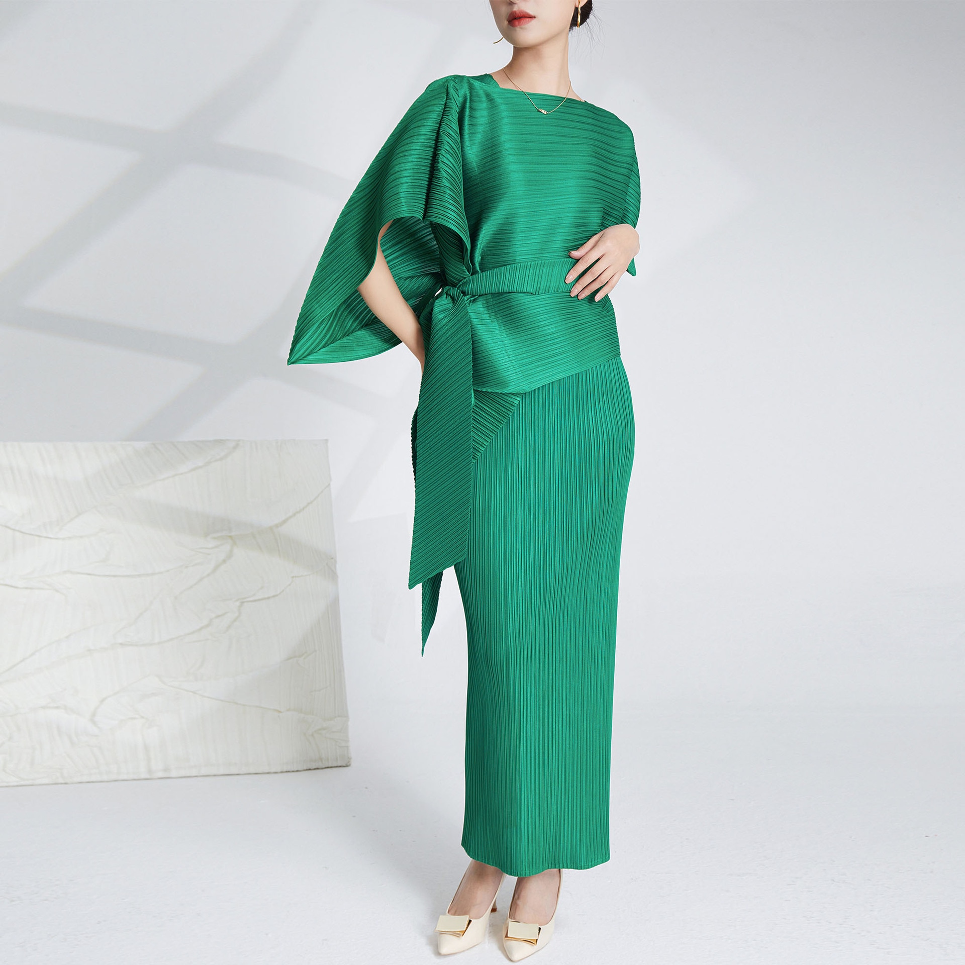 高級気質ファッションスーツ女性の高級プリーツサスペンダードレスプルオーバーツーピースドレス