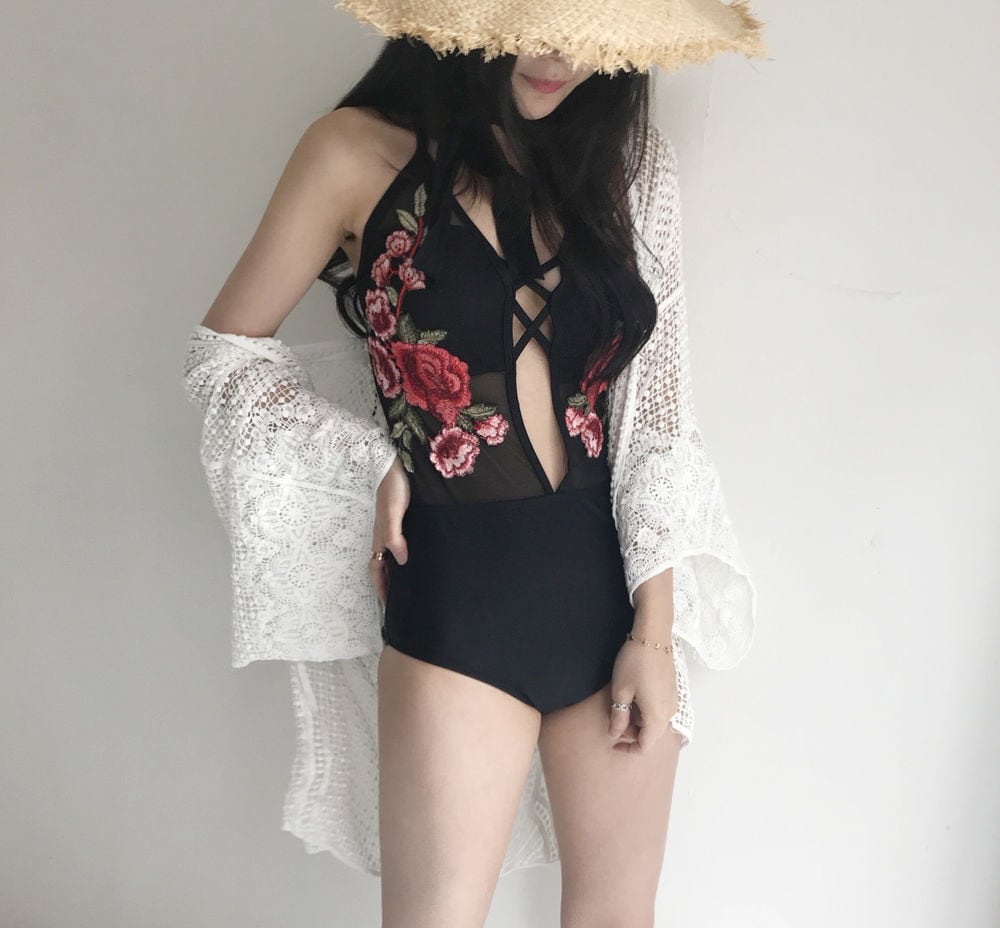 水着 セクシービキニ パッド無し 紐 レース フリル セクシー 華やか 大人 大人っぽい おしゃれ 女っぽ 花柄 フラワー 10代 20代 海 ビーチ プール リゾート 旅行 着痩せ 韓国系 オルチャ