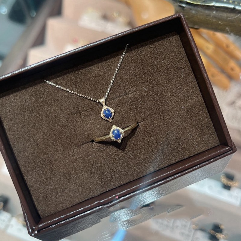 クロスボーダは日本の軽さで豪华な22秋冬925シルバーのダイヤモンのサファイヤの天然のラピスラズリの指轮のネックレスが提供しています