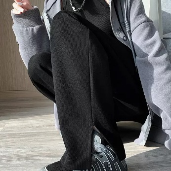 ボトムス ストレートパンツ デザイン 美ライン 裾スリット ニュアンス スタイルアップ かわいい 大人可愛い きれいめ シンプル カジュアル 上品 おしゃれ お洒落 大人可愛い 大人女子 こなれ感