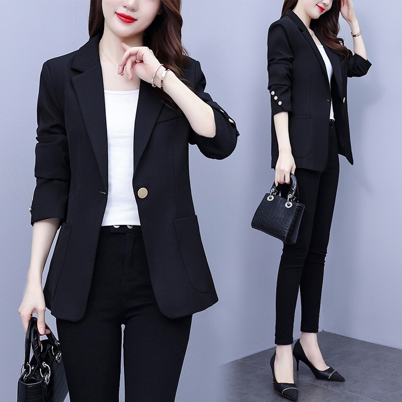 アウター ジャケット 上着 テーラードジャケット ショート ショート丈 袖あり 長袖 襟付き ストレート きれいめ 大人 上品 おしゃれ お洒落 かっこいい ルーズ クール モダン 主役級 存在感