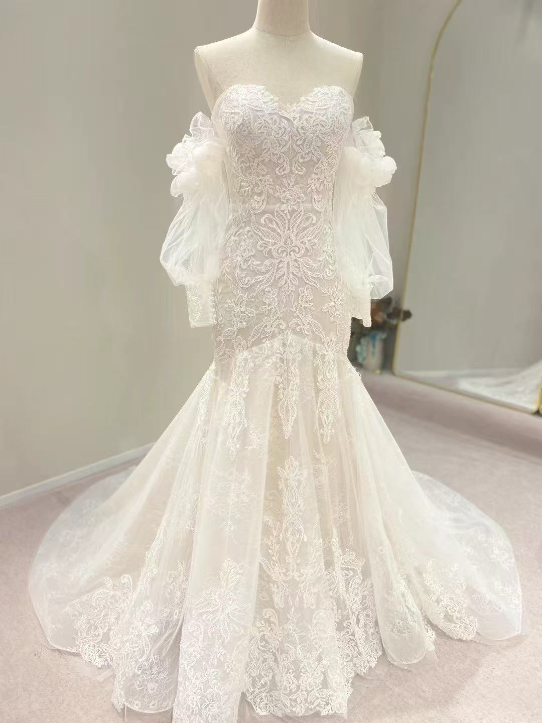 ウェディングドレス ベアトップ 贅沢な総レース ドロップショルダー マーメイドライン 拳式/前撮り