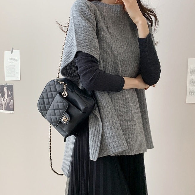 トップス セーター ニットセーター 半袖 ハイネック プルオーバー ミディアム丈 サイドスリット かわいい 大人可愛い きれいめ シンプル 上品 おしゃれ かっこいい カジュアル こなれ感 個性的