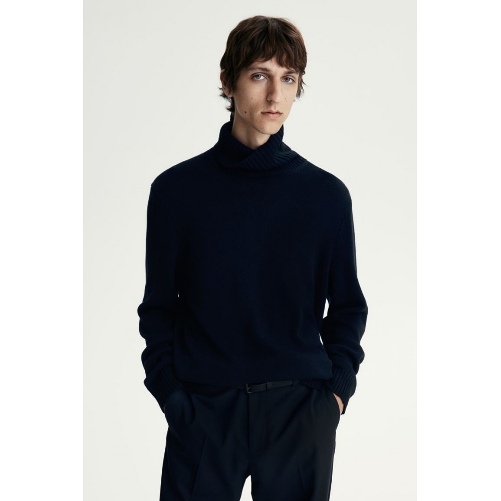 H&M コットンブレンドタートルネックセーターネイビー 9,017円