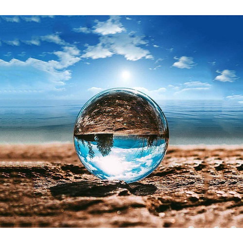クリスタルボール無色透明撮影 水晶玉 ガラス玉　ガラスのボール 台座付き 風水グッズ　マジックボール 80mm