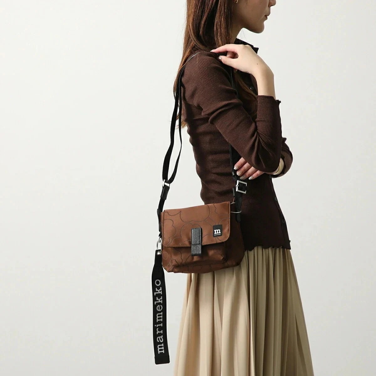 marimekko マリメッコ ショルダーバッグ MINI MESSENGER PIIRTO UNIKKO ウニッコ 093945 レディース ポシェット 鞄 890 【mega】