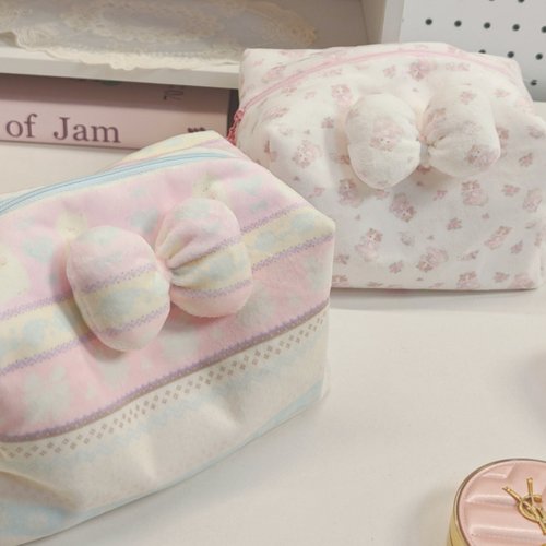 リボン付き大容量メイクポーチ