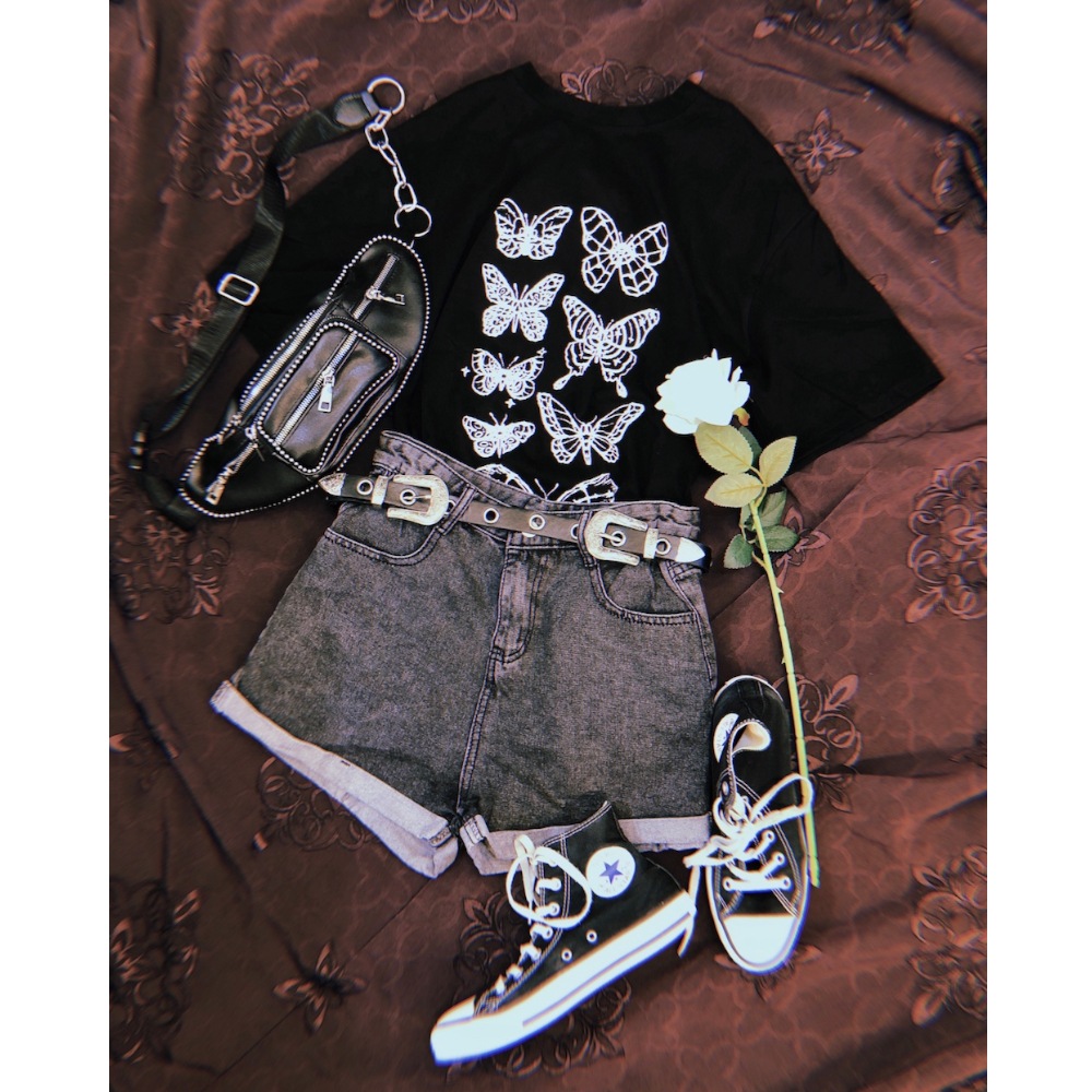 Butterflies Print Oversized T-shirts (black) A,D,G レディース トップス