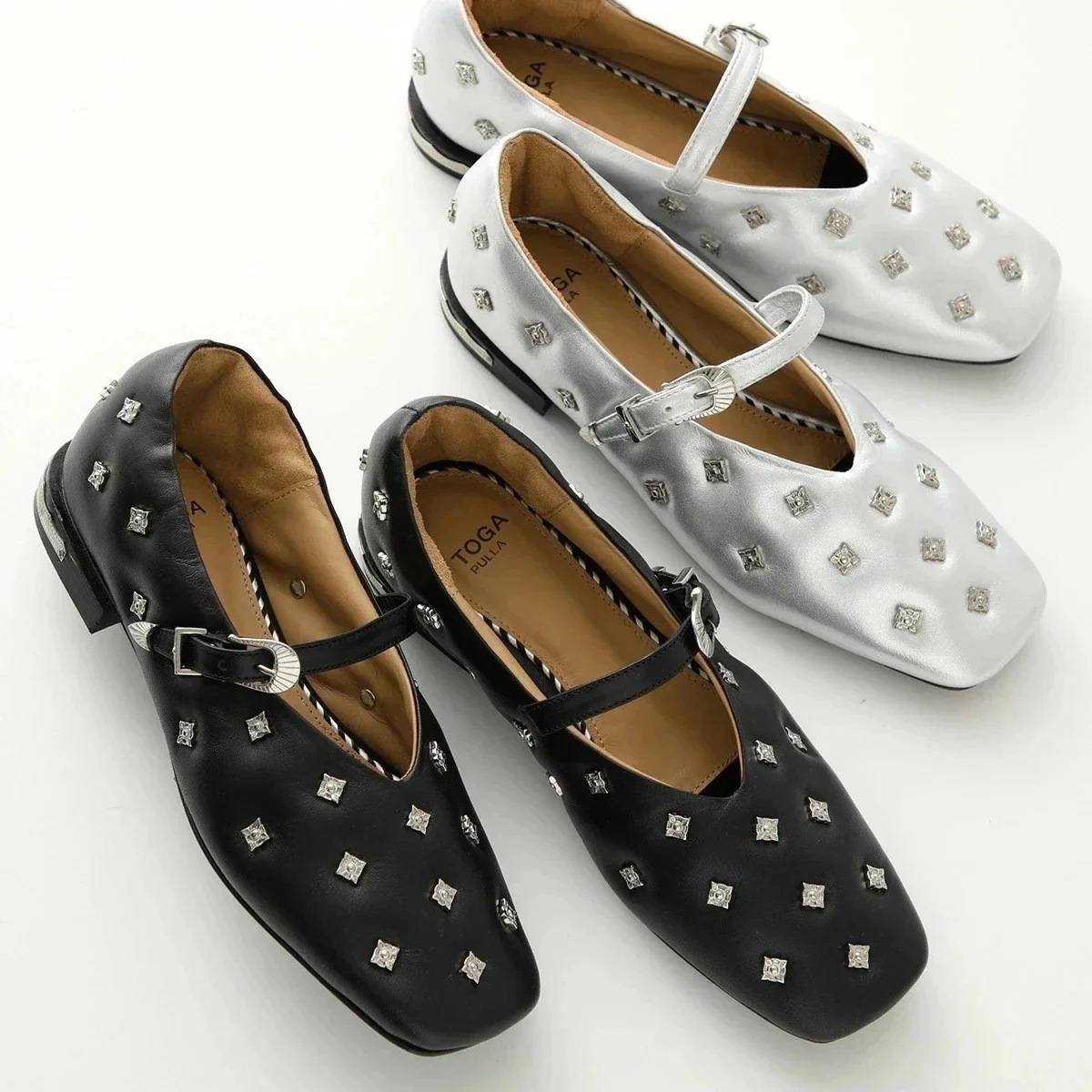 TOGA PULLA トーガ プルラ バレエシューズ AJ1342 レディース フラットシューズ スクエアトゥ スタッズ バレエシューズ レザー 靴 カラー2色】