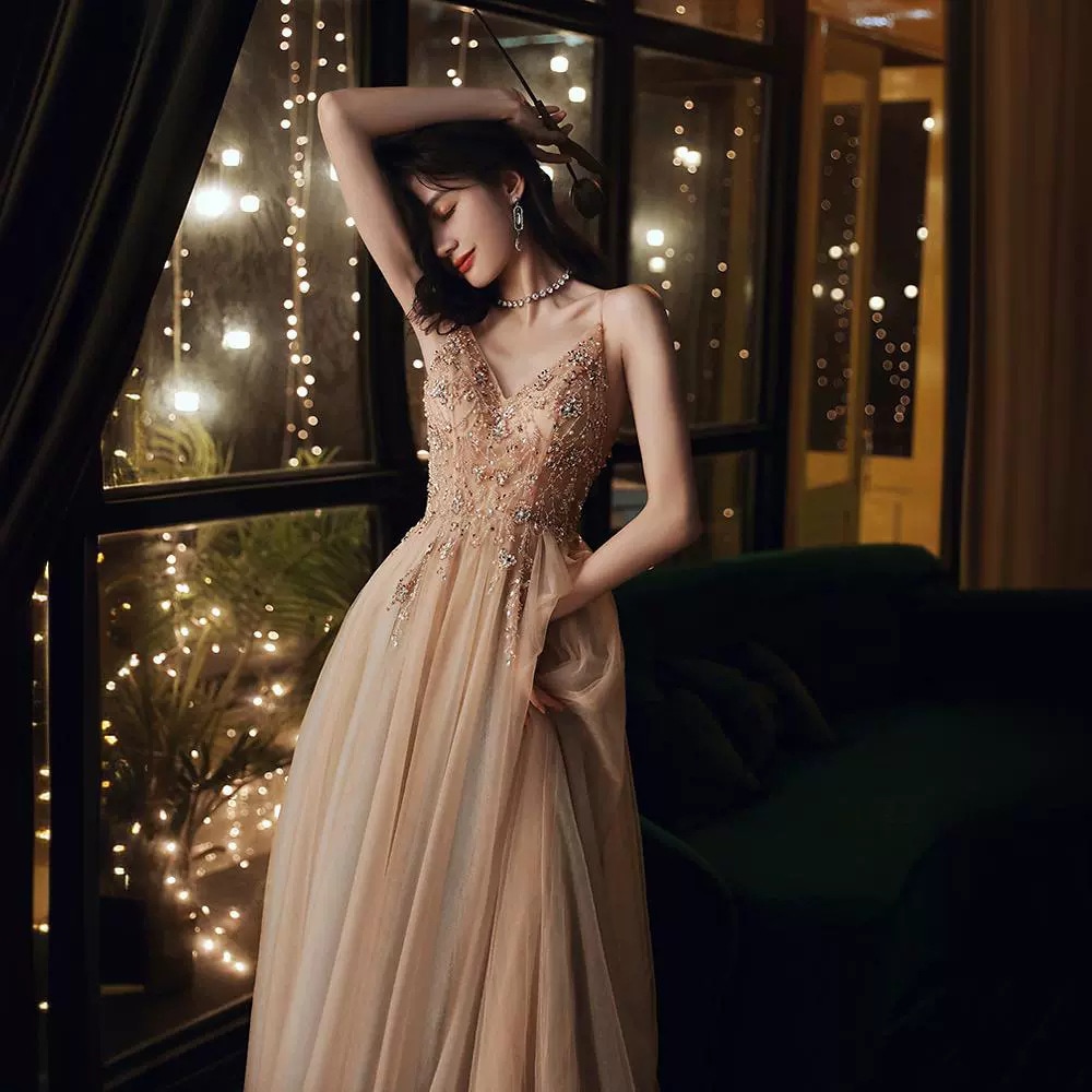 シャンパンカラードレススカート2024秋冬サスペンダー誕生日パーティー妖精宴会イブニングドレスレディースロングスタイル
