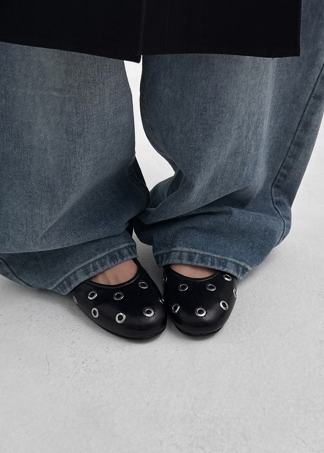 ブルアアイレットレザーフラットシューズ