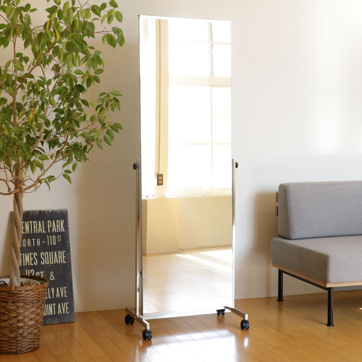 スタンドミラー 姿見 ノンフレーム 幅57cm ミラー 全身鏡 鏡 かがみ 全身 キャスター付き 大型 ワイド 飛散防止 レッスン スポーツ ダンス フォームチェック ジム ヨガ