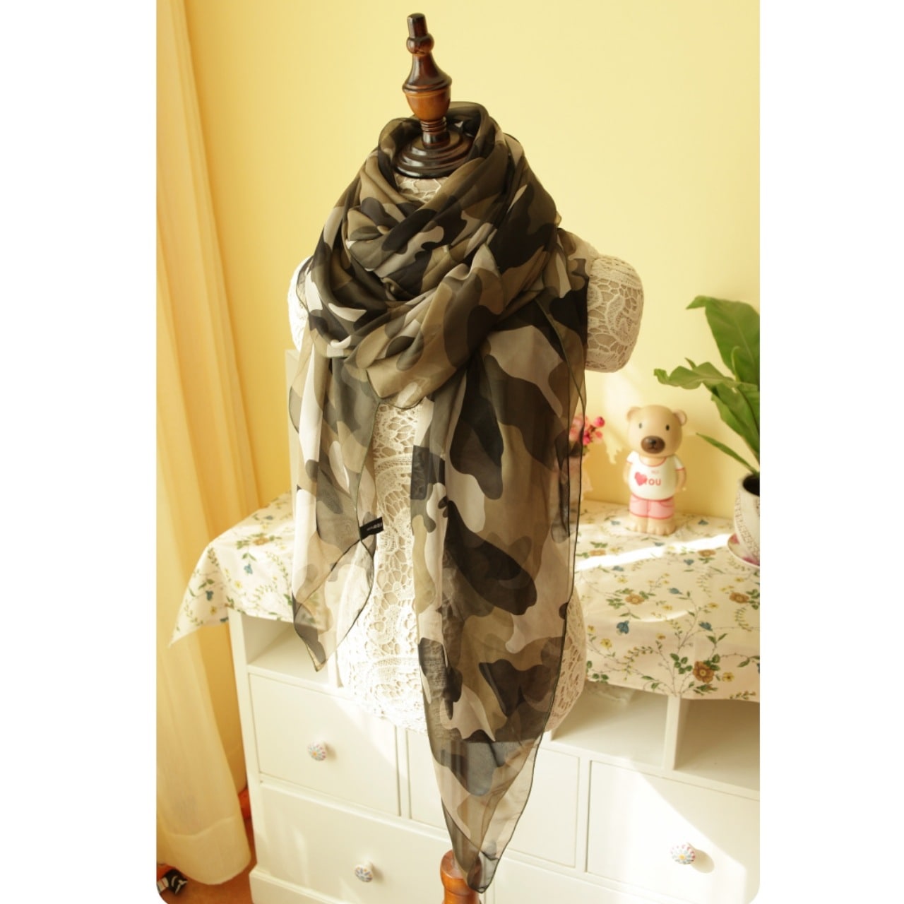 スカーフ カモフラ ショール 日焼け止め アクセント 透け感 大人可愛い カジュアル 大人 かっこいい 大人女子 こなれ感 個性的 クール モード系 春 夏 秋 レディース OL 通勤 お出かけ